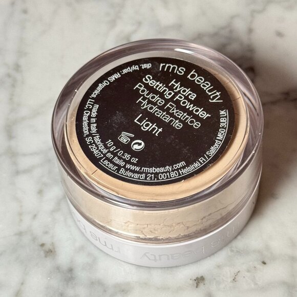 RMS Beauty Hydra Setting Powder | Light (For fair to light skin tones) - Picture 3 of 8